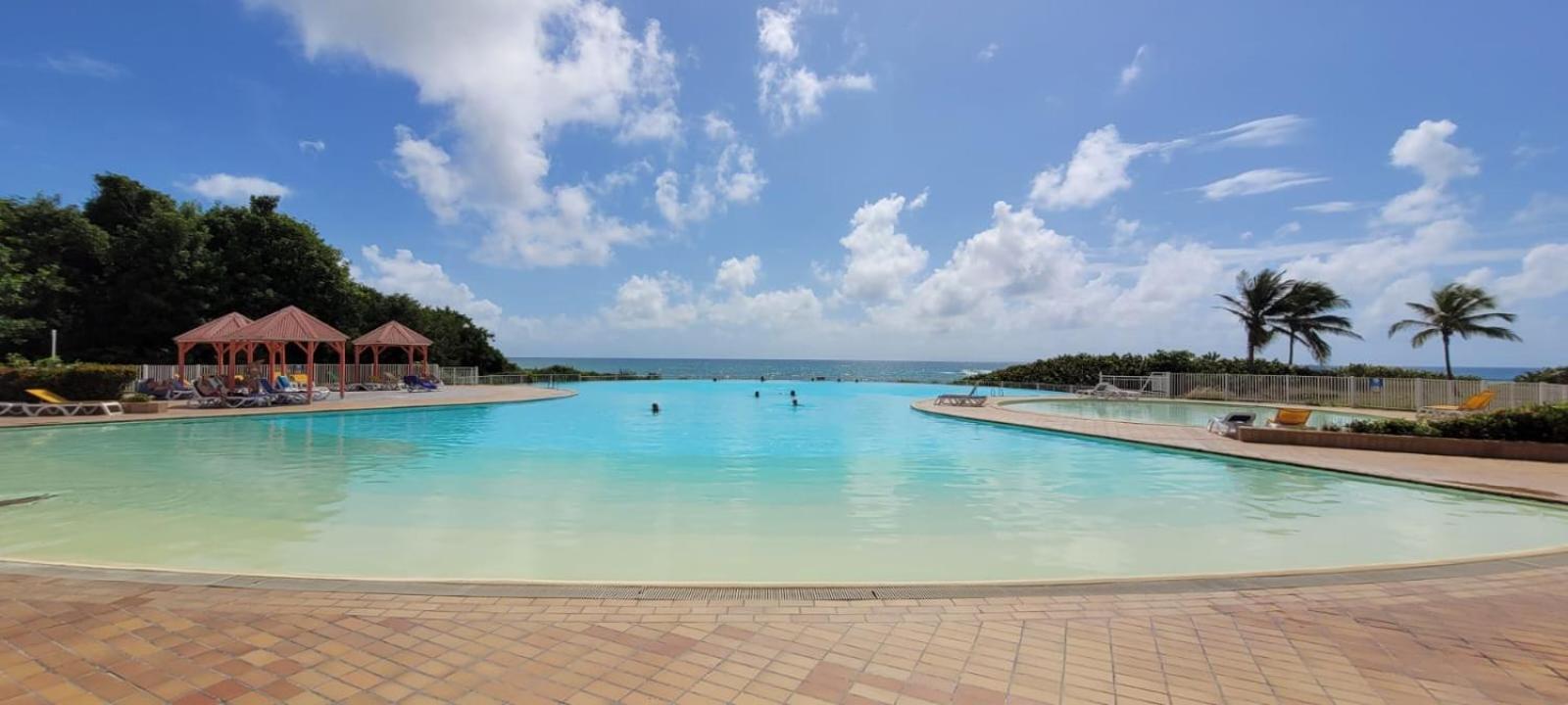 Brin D'Ile Anse Des Rochers Vue Mer A 50 M De La Plage Et Piscine Saint-Francois  Zewnętrze zdjęcie